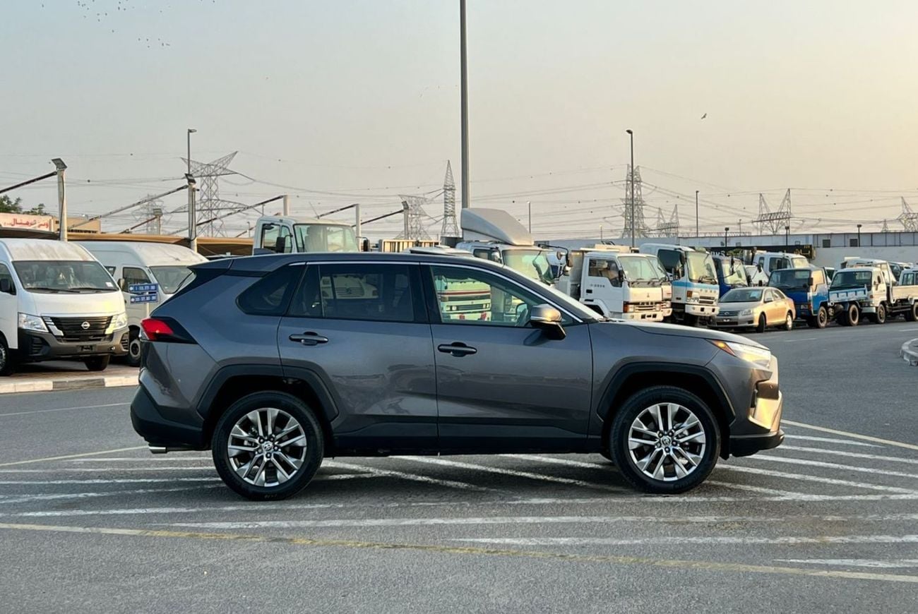 تويوتا راف ٤ XLE 2023 Toyota RAV4 Full Option - 2.5 V4 - Big Screen & Radar Sensor - Trunk Auto Push Star