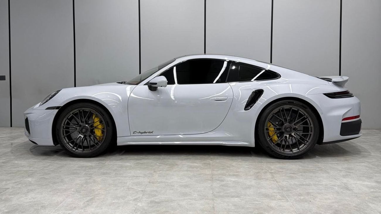 Porsche 911 TURBO S Hybrid GCC