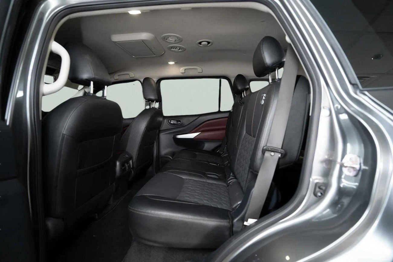 Nissan XTerra Platinum 2.5L 4WD PLATINUM 2.5