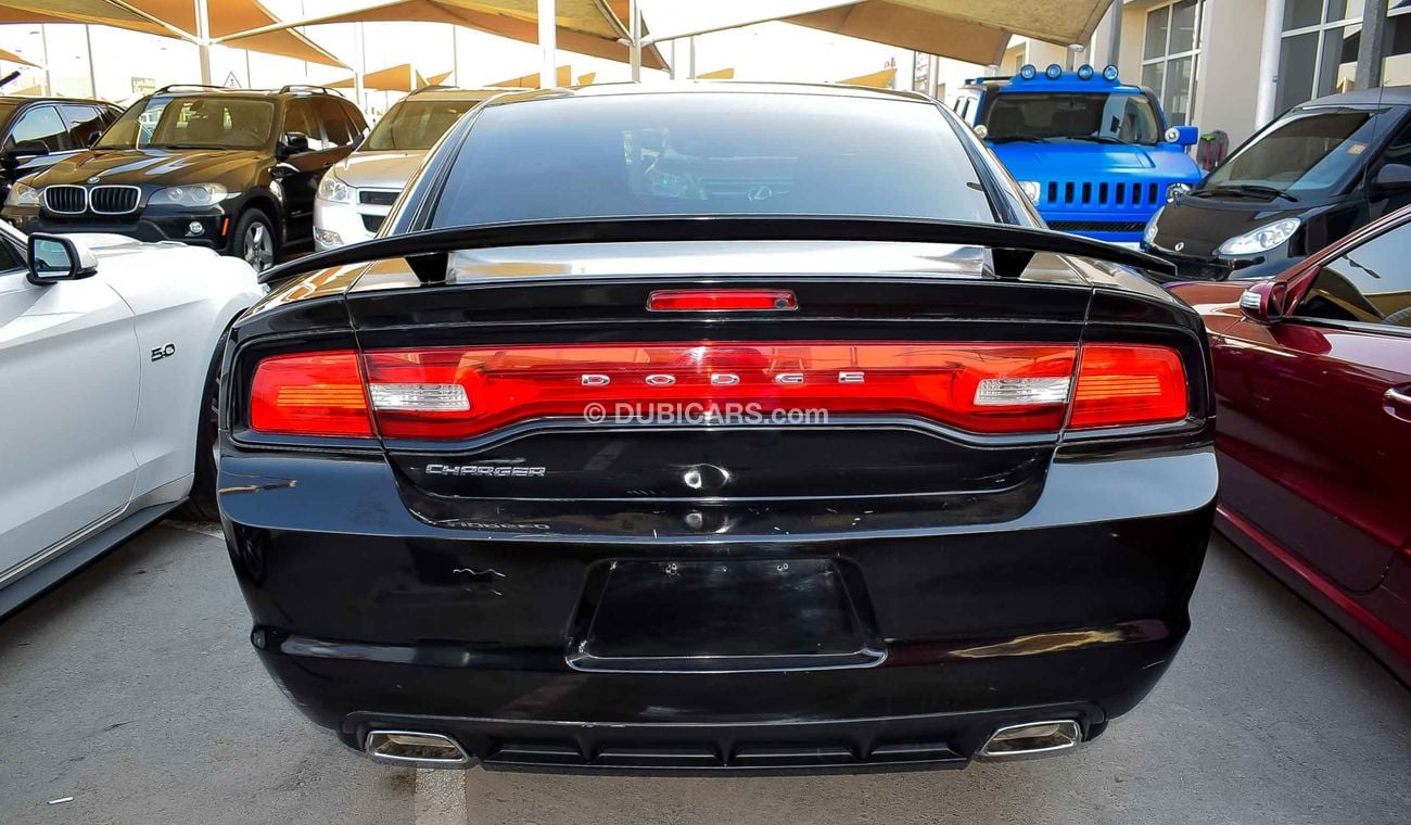 دودج تشارجر 2012 V6 American specs Full automatic