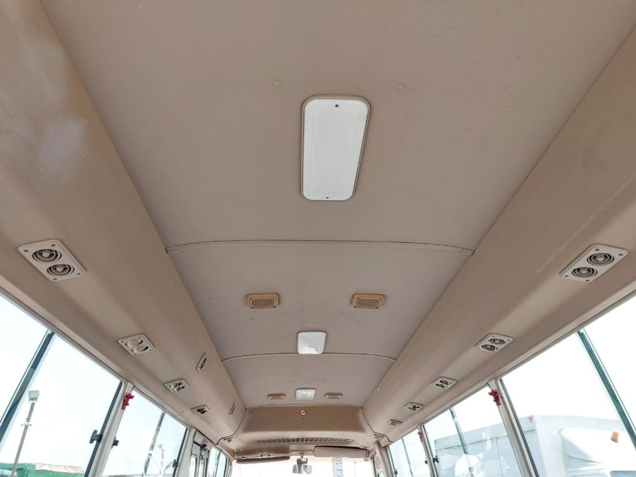 Toyota Coaster TOYOTA COASTER BUS RHD 2000 MODEL 4.2 L DIESEL MANUAL(PM01096)