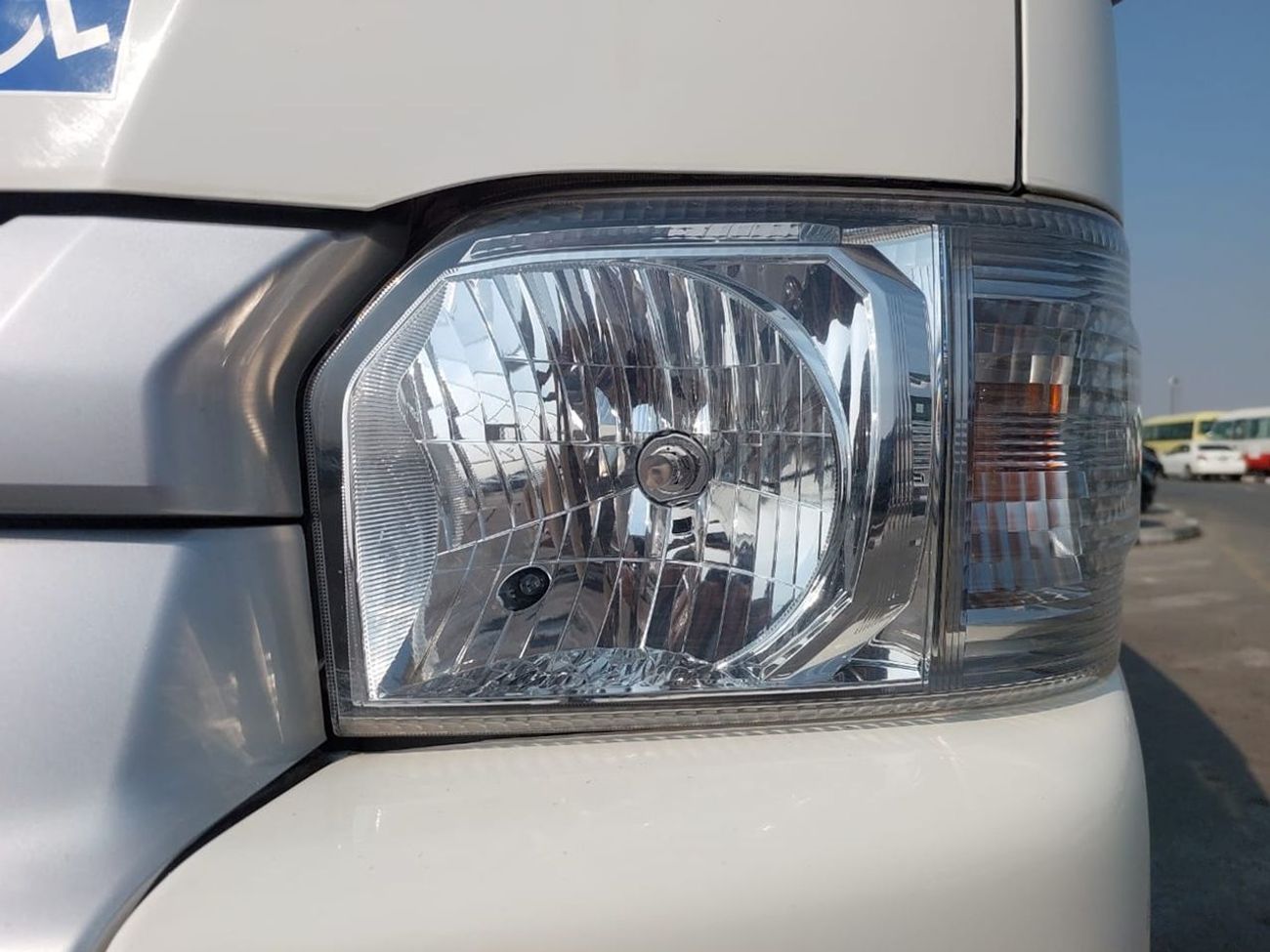 Toyota Hiace TOYOTA HIACE COMMUTER VAN RHD 2015 MODEL 2.7 L PETROL AUTOMATIC(PM07411)