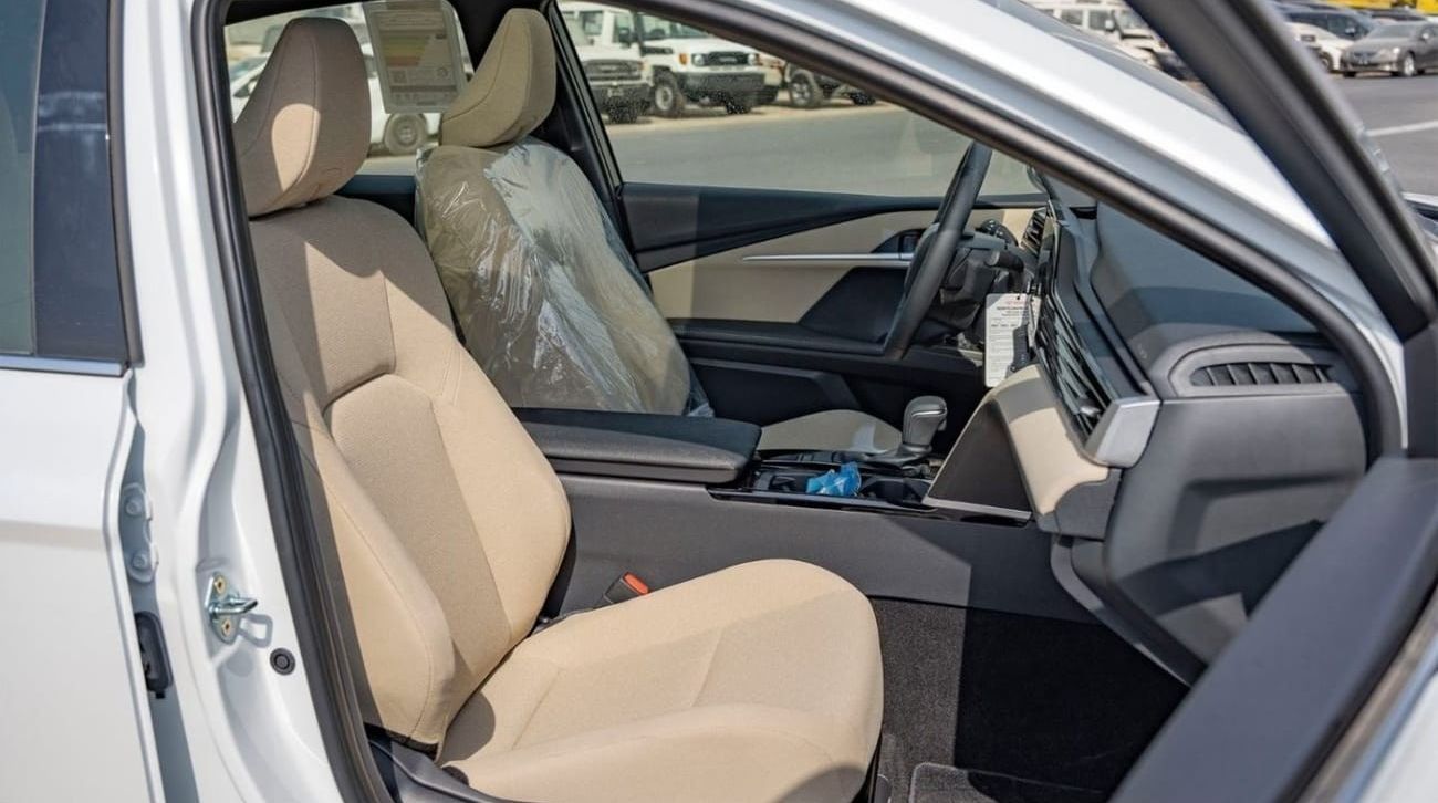 تويوتا كامري 2025 Toyota Camry LE facelift 2.5L Petrol AT with Sunroof - GCC (Export price)