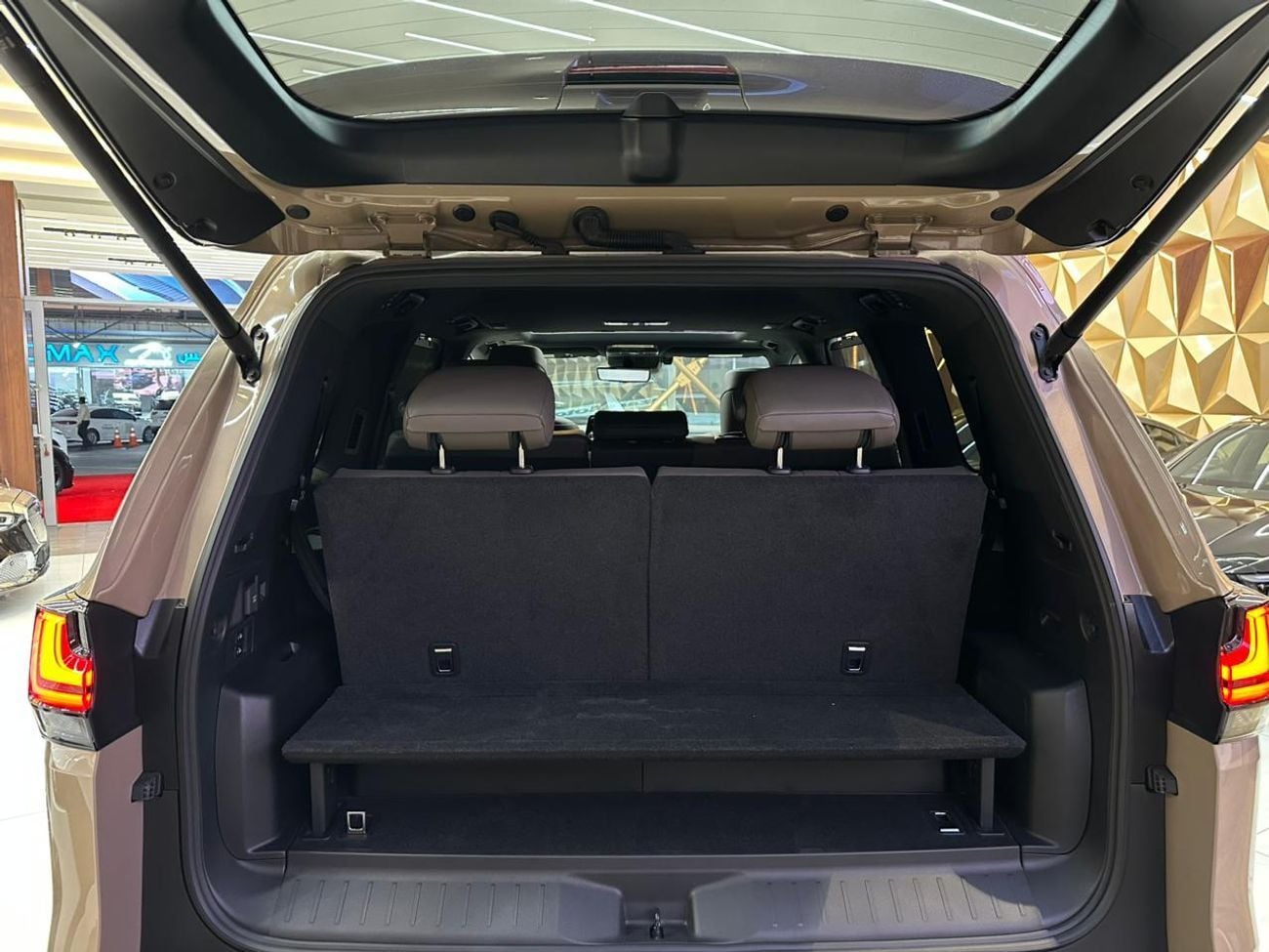 لكزس LX 700h Brand New LX700h Overtrail In Stock