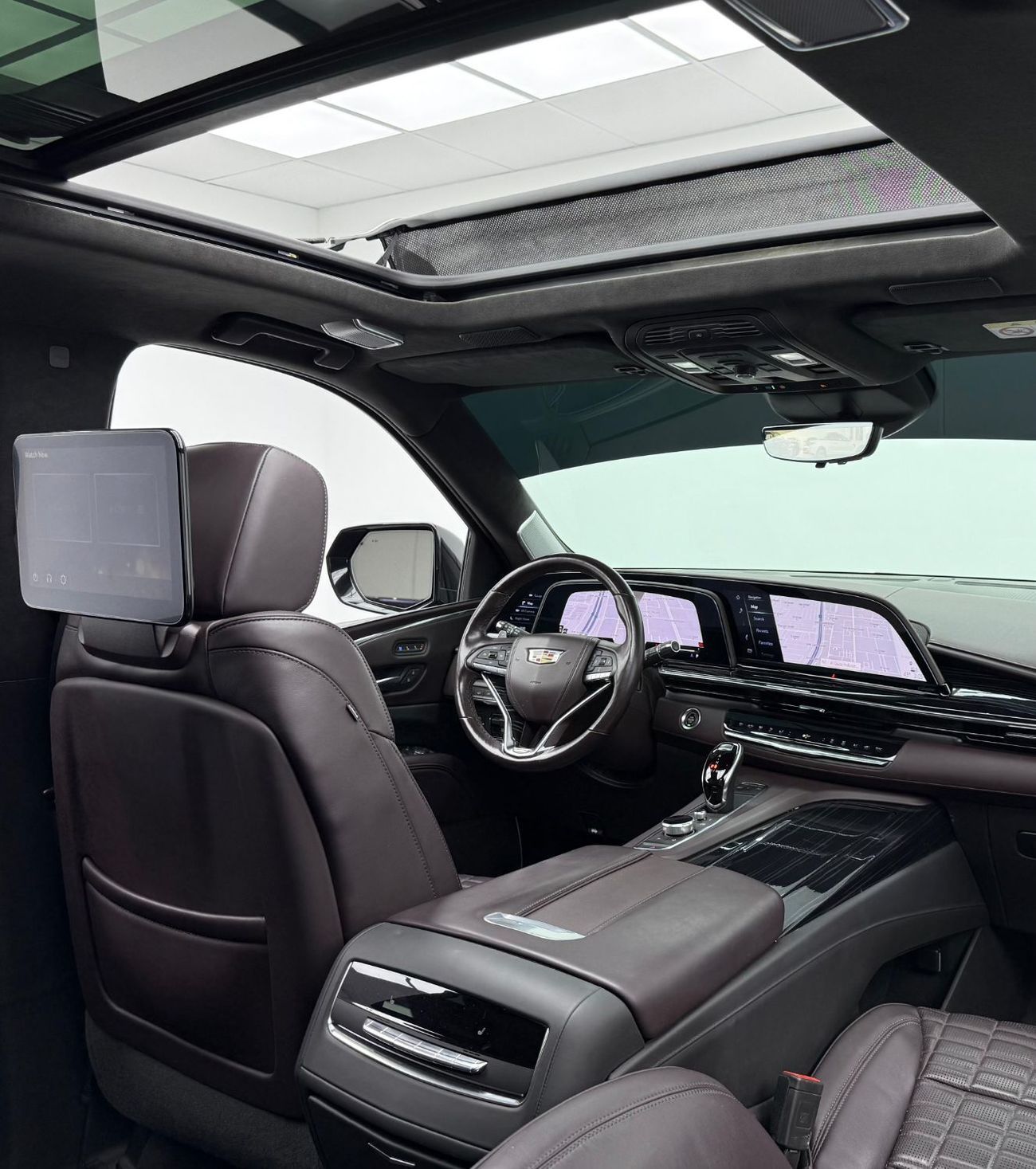 كاديلاك إسكالاد Escalade-V 6.2L 2023 Cadillac Escalade V, 2027 Cadillac Warranty + Service Pack, 7 Seater, Excellent