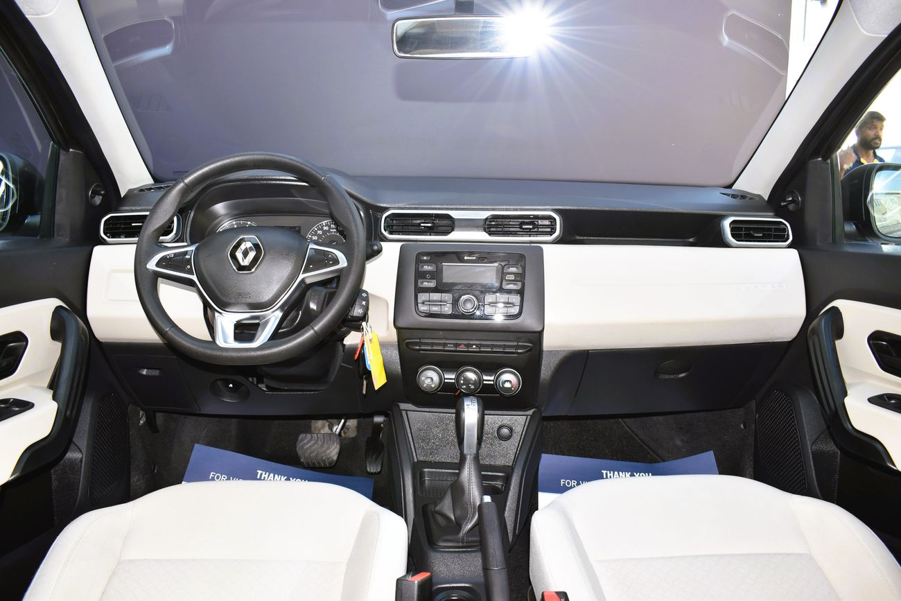 Renault Duster AED 689 PM | 1.6L PE 2WD GCC DEALER WARRANTY