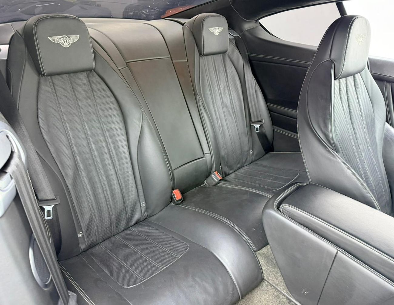 Bentley Continental GT  2015 Bentley Continental GT, Just Been Serviced, Fully Loaded, Excellent Condition, GCC