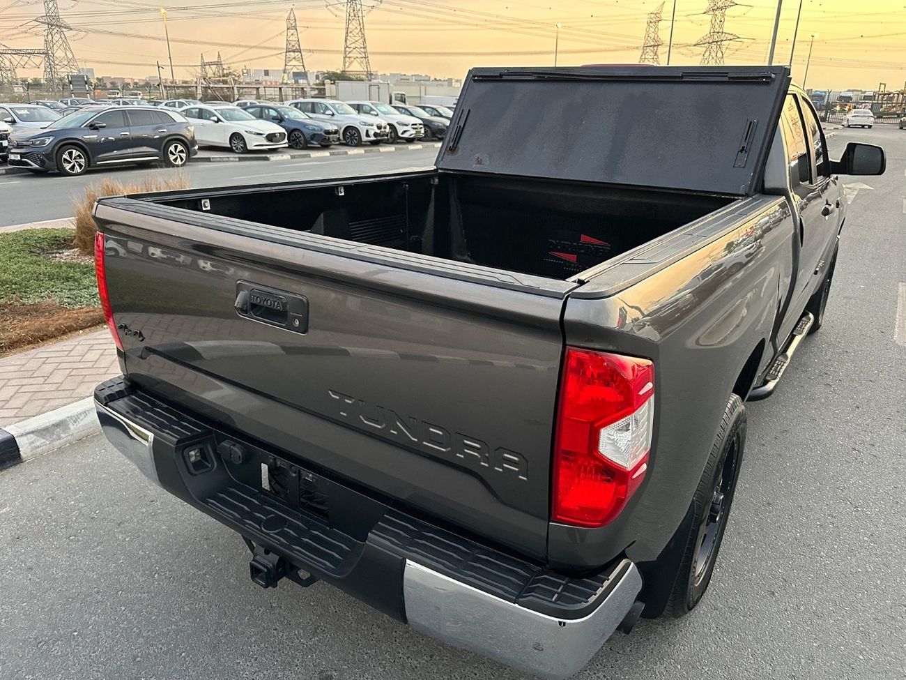 Toyota Tundra Std 5.7L