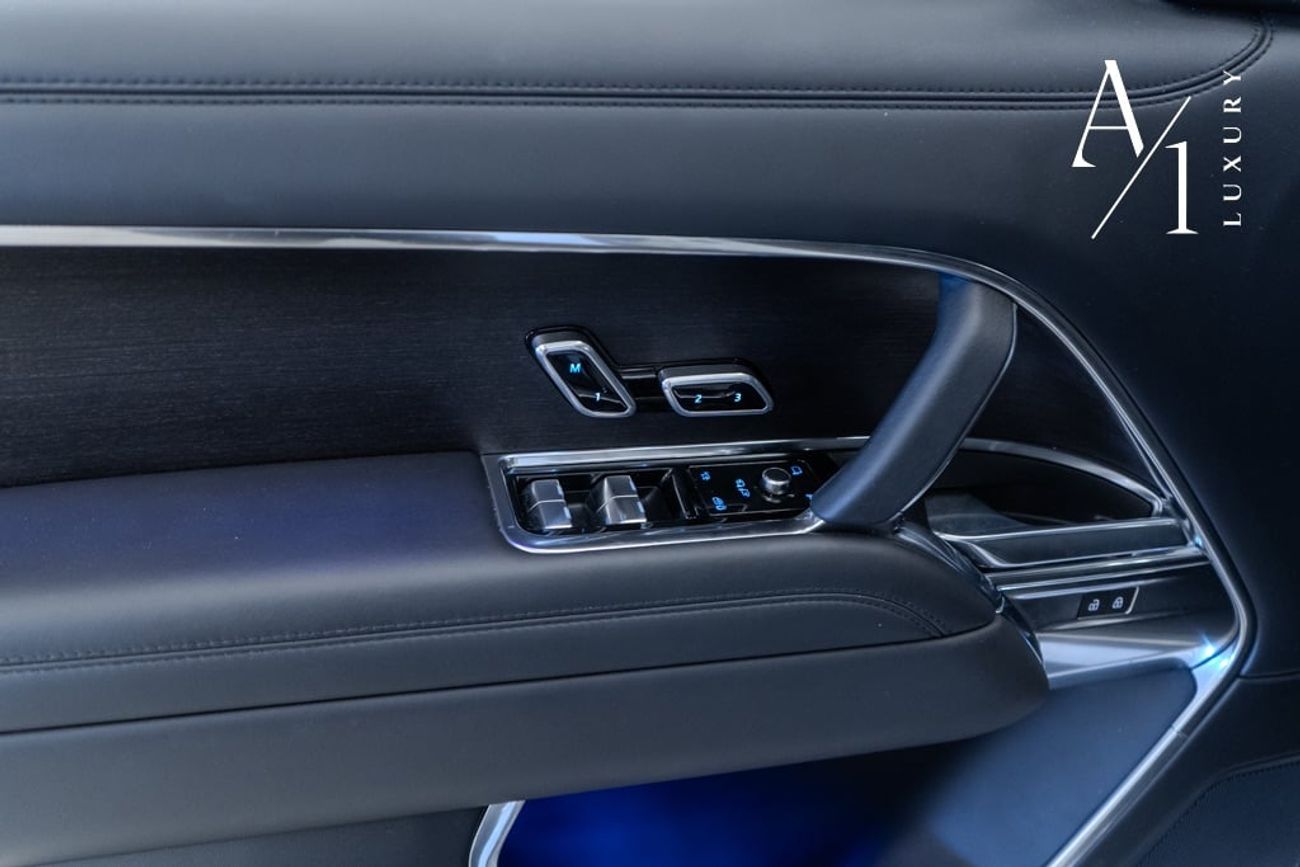 لاند روفر رينج روفر 2023 Range Rover Vogue P400 SE, Warranty, Full Options, Low Kms, Excellent Condition, 395HP