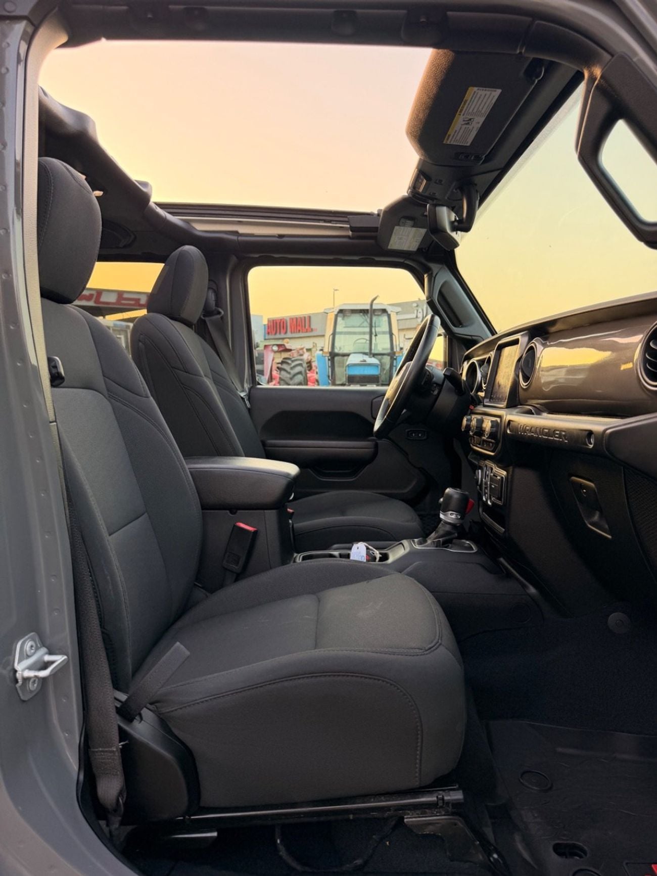 Jeep Wrangler Unlimited SPORT full option automatic Roof