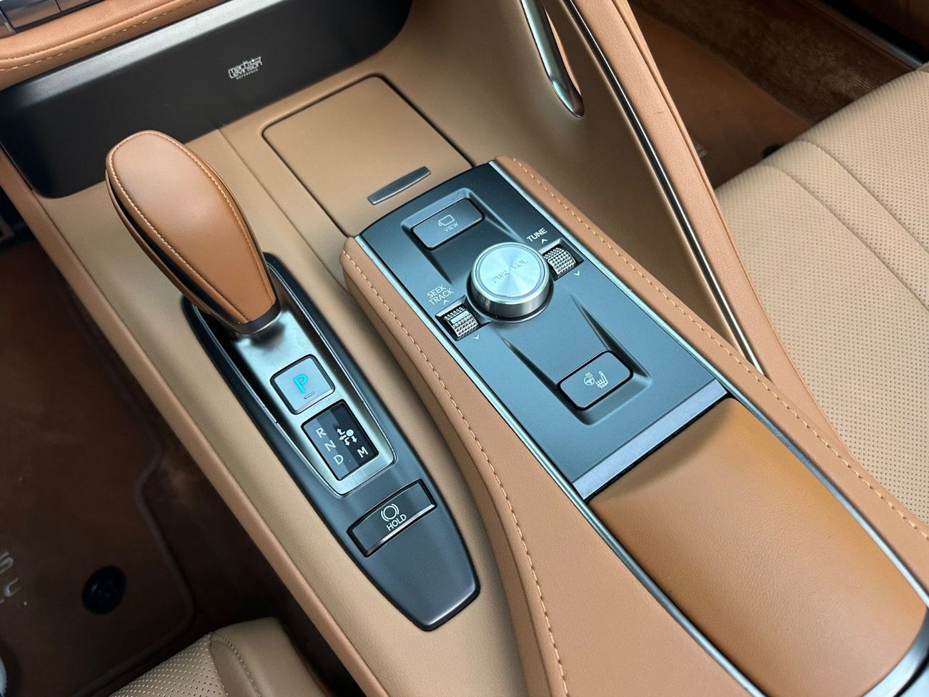 لكزس LC500 كابريوليه Titanium  5.0L