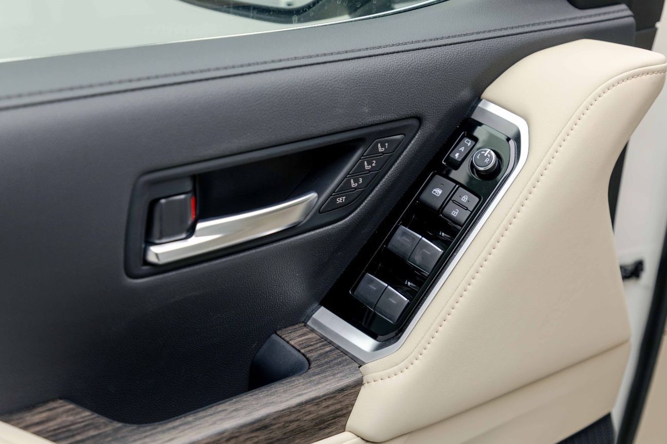 تويوتا لاند كروزر VX HI 4.0L - White Pearl Inside Beige | Export Only