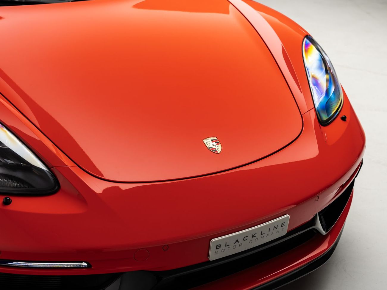 Porsche 718 Cayman S 2.5L A/T 2018 Porsche Cayman S, Porsche Warranty, Full Service History, Lava Orange, Low KMs, GCC