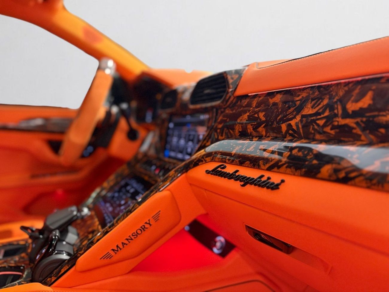 لامبورغيني اوروس STD AED 12,780 P.M | 0% DOWN PAYMENT | LAMBORGHINI URUS MANSORY VENATUS EVO S P900 | 4.0L TWIN-TURBO