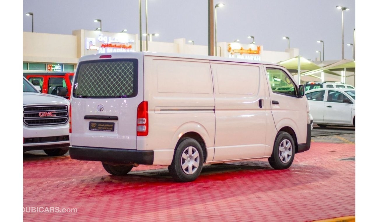 Toyota Hiace GL - Standard Roof 2016 | TOYOTA HIACE | STD-ROOF DELIVERY VAN | 3-STR 5-DOORS | GCC | VERY WELL-MAI