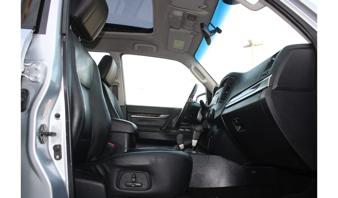 ميتسوبيشي باجيرو ميتسوبيشي باجيرو 2010 خليجي فل أوبشن بحالة ممتازة بدون حوادث نظيفه جدا من الداخل والخارج