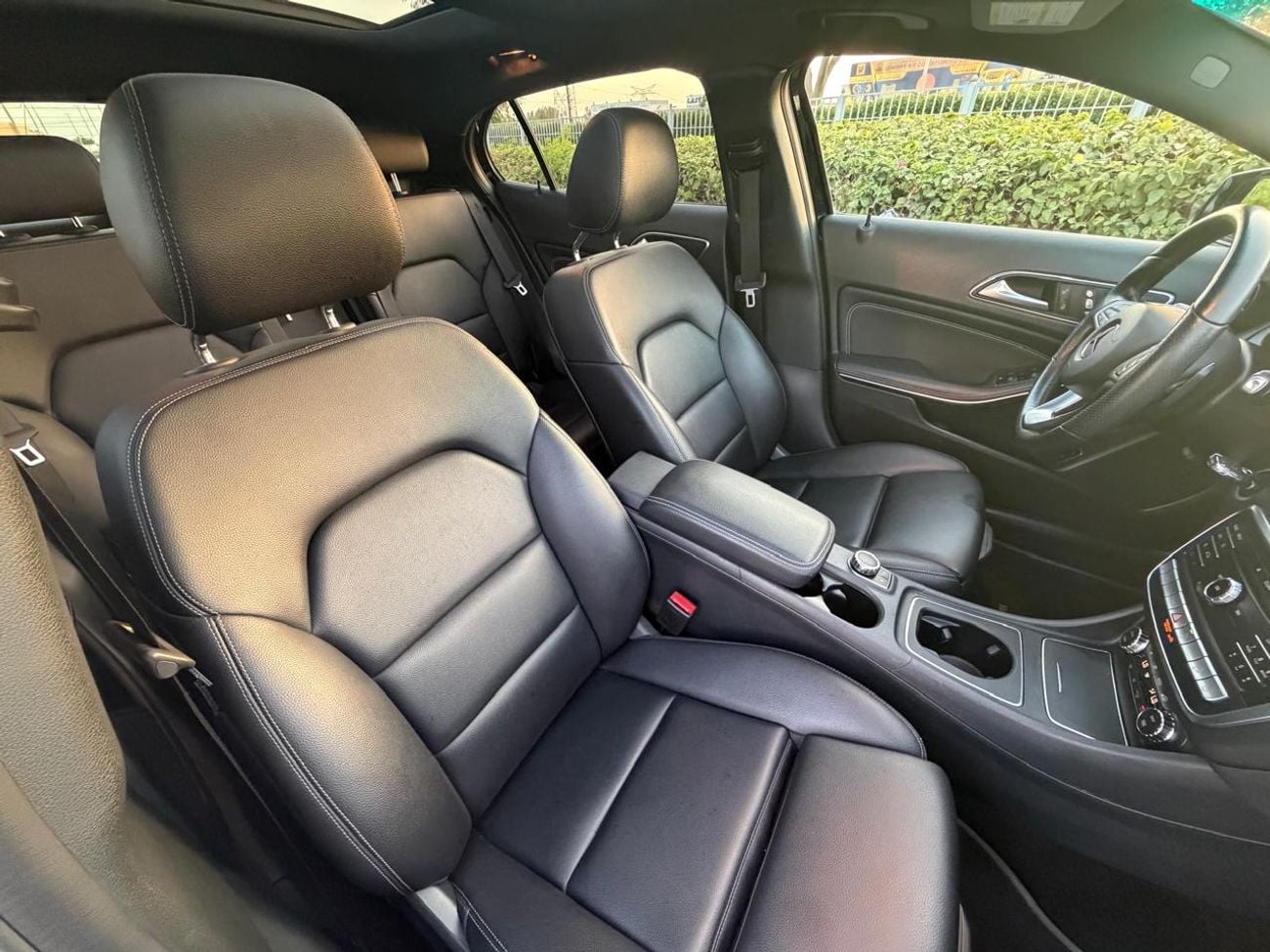 مرسيدس بنز GLA 250 2020 Mercedes-Benz GLA 250 4MATIC | TOP OPTIONS LIKE NEW WITH ONE YEAR WARRANTY