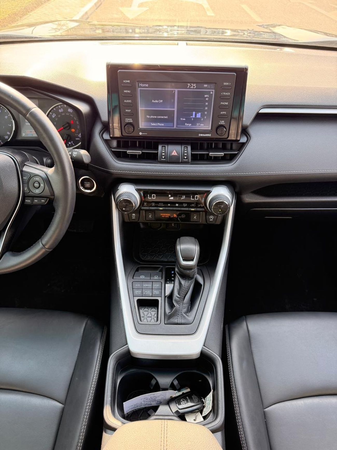 Toyota RAV4 XLE premium 2.5L Full option