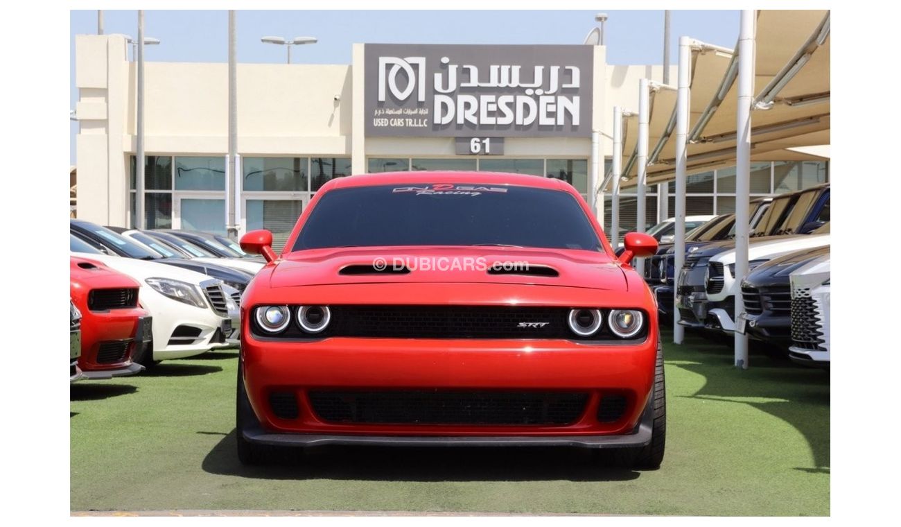 Dodge Challenger Dodge Challenger SRT 392