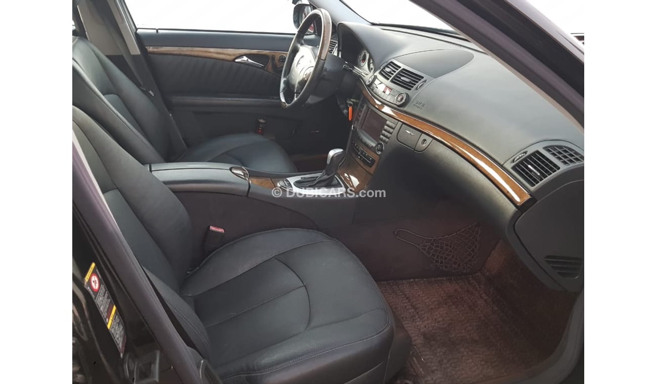 مرسيدس بنز E 500 موديل 2005وارد اليابان السياره حاله ممتازه جدا فل اوبشن فتحه وجلد وتحكم كهربي كامل ومتبت سرعه ونفيجش