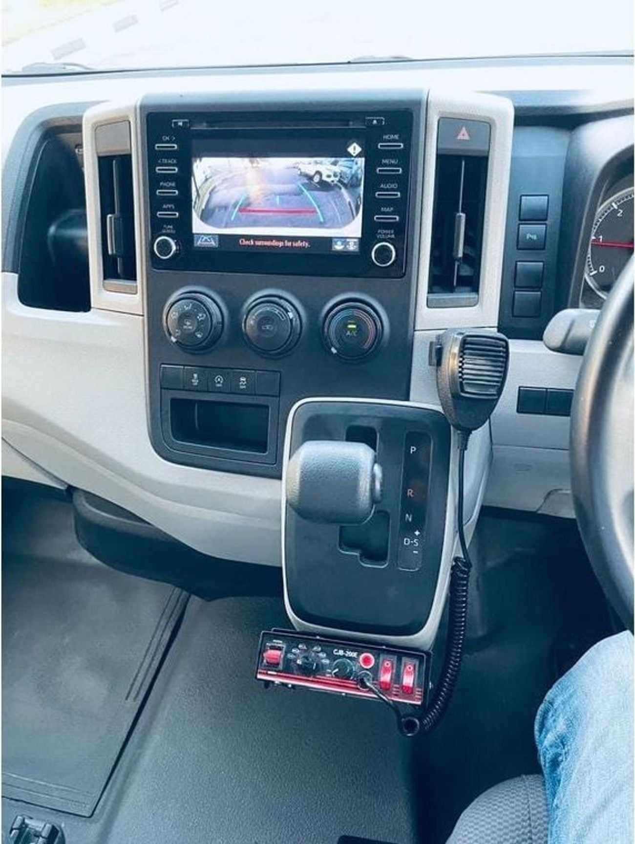Toyota Hiace DLS - STD ROOF 2019 Model Commuter, 2.8L Turbo Diesel Automatic Full Option