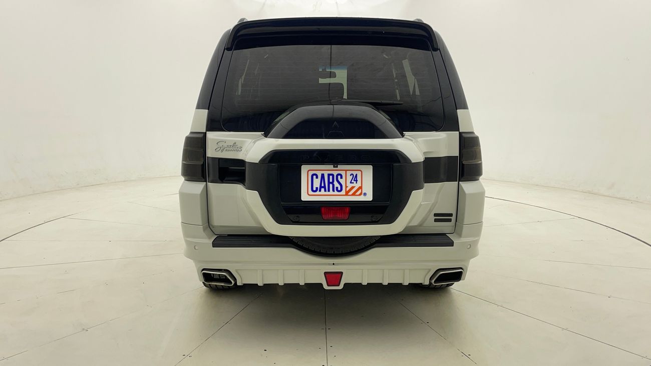 ميتسوبيشي باجيرو GLS HIGHLINE SIGNATURE EDITION 3.8 | بدون دفعة مقدمة | اختبار القيادة في المنزل