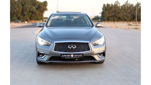 إنفينيتي Q50 سبورت خالية من الحوادث - خليجي - مكينة 3000 سي سي - السيارة بحالة الوكالة من الداخل والخارج