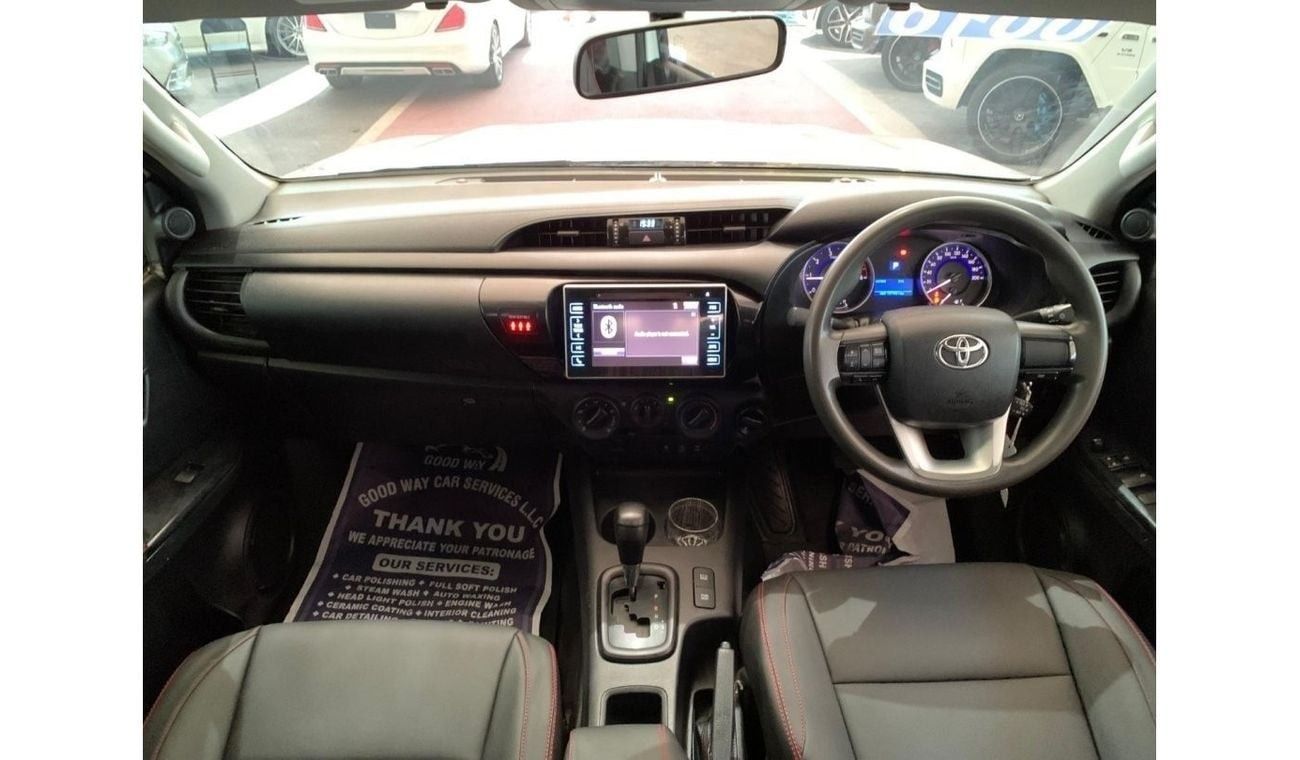 تويوتا هيلوكس SR5