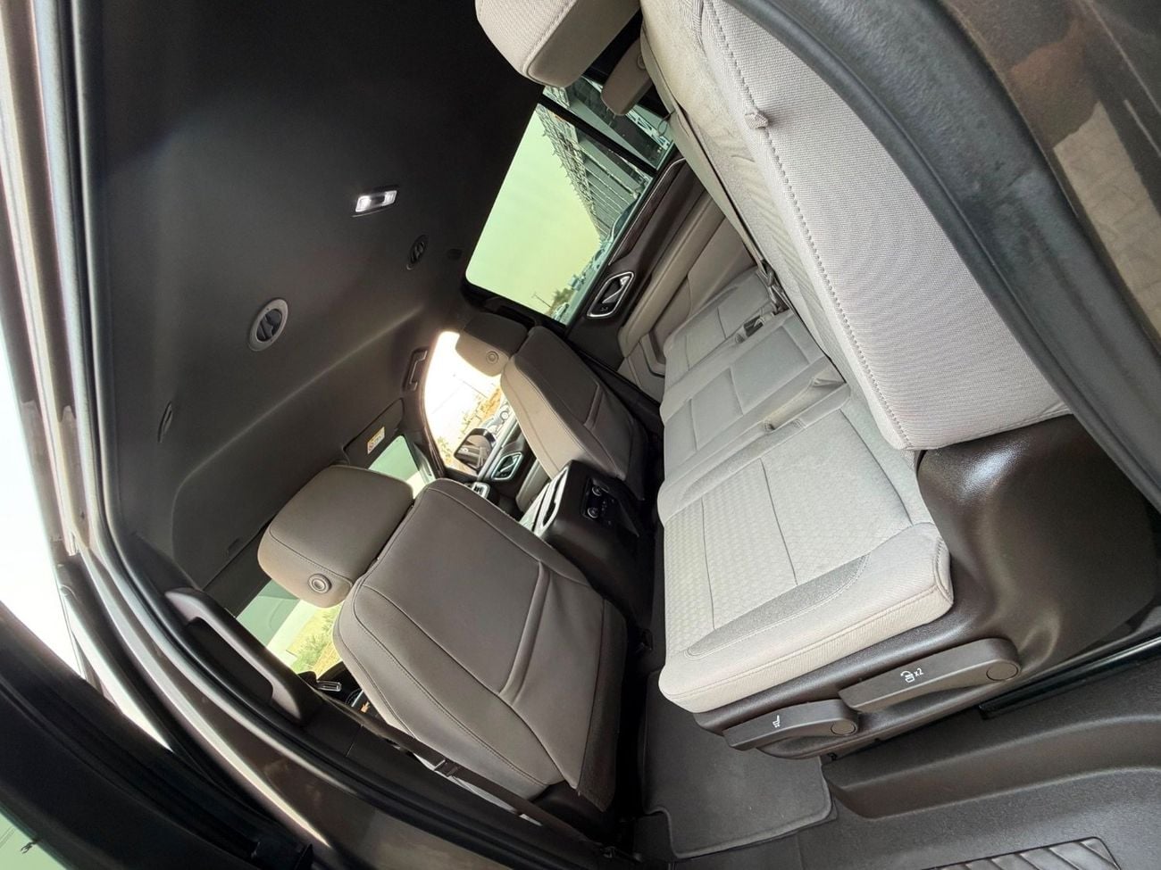 Chevrolet Suburban LT SUBURBAN /V8 5.3L / 7 seater / GCC/NEW SHAPE / Radar/ Blind Spots/ LINE ASSIST