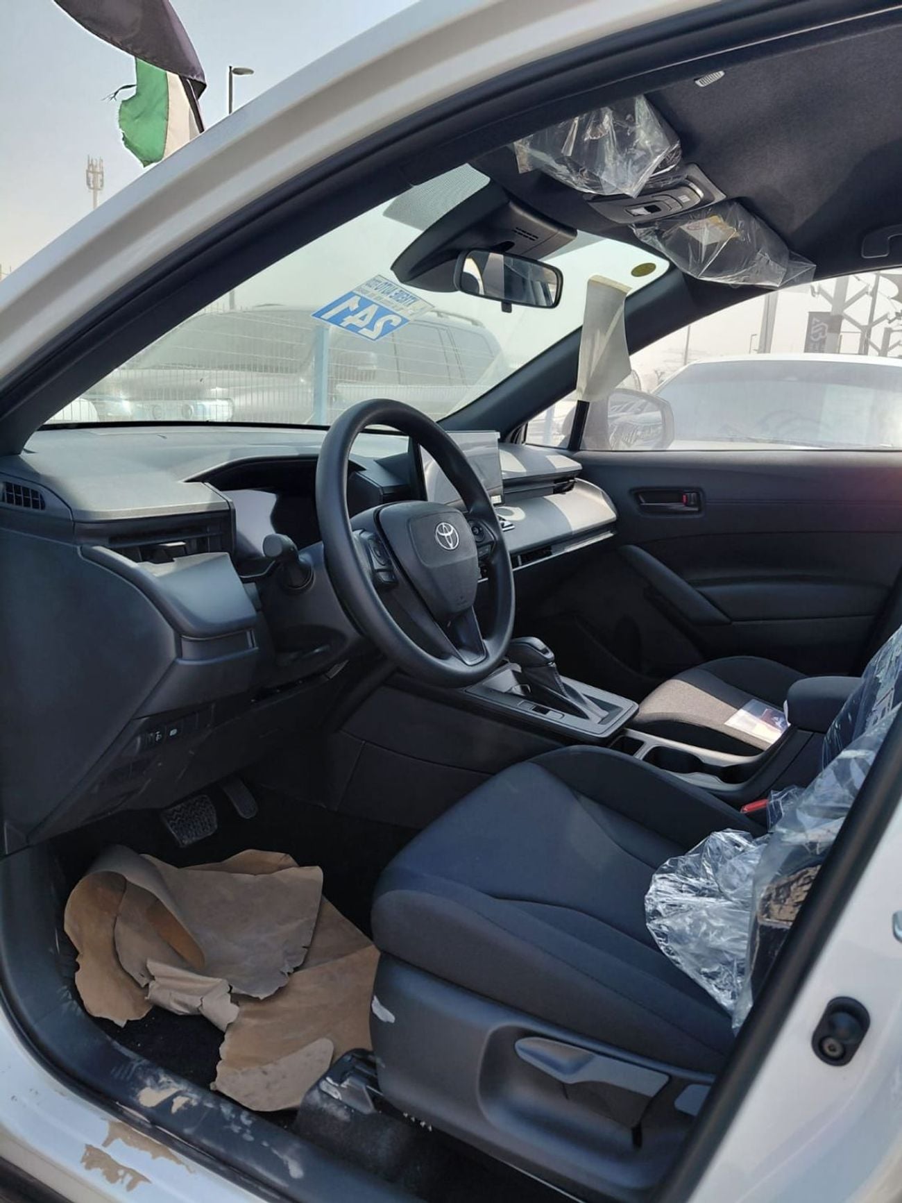 تويوتا كورولا كروس LTD HEV Hybrid (E-CVT) 2.0L