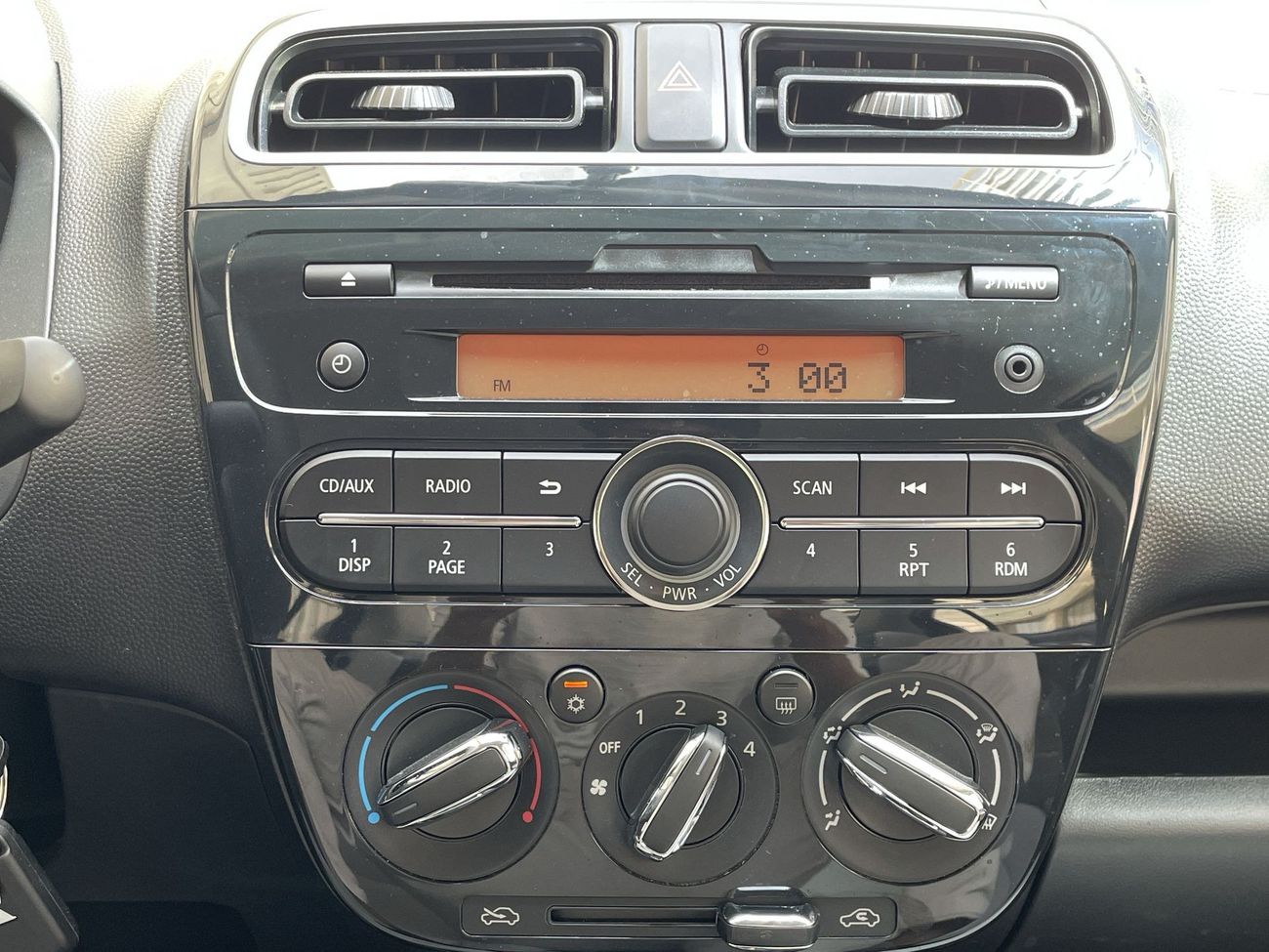 Mitsubishi Attrage 1200