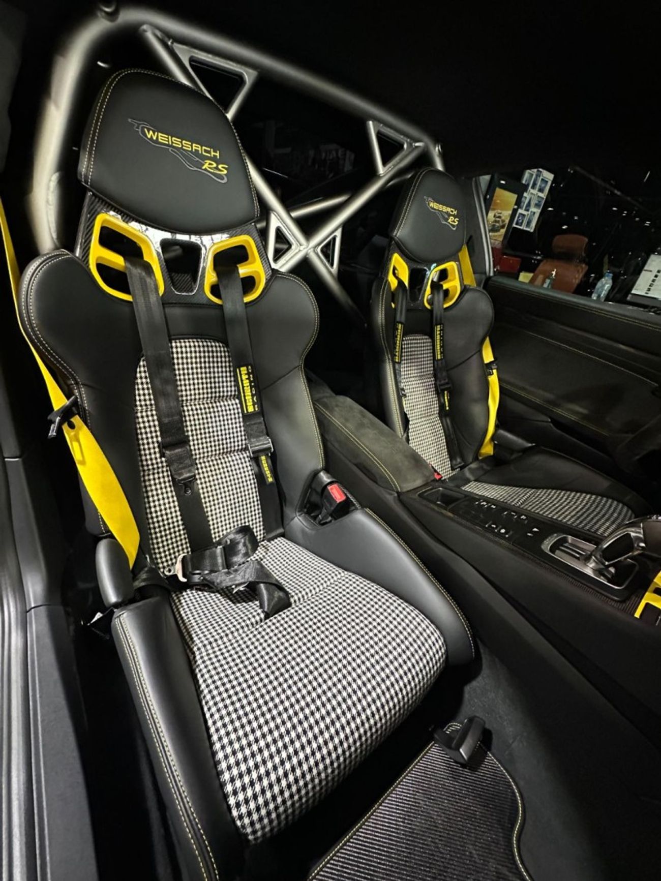 Porsche 911 GT2 RS WEISSACH PACKAGE