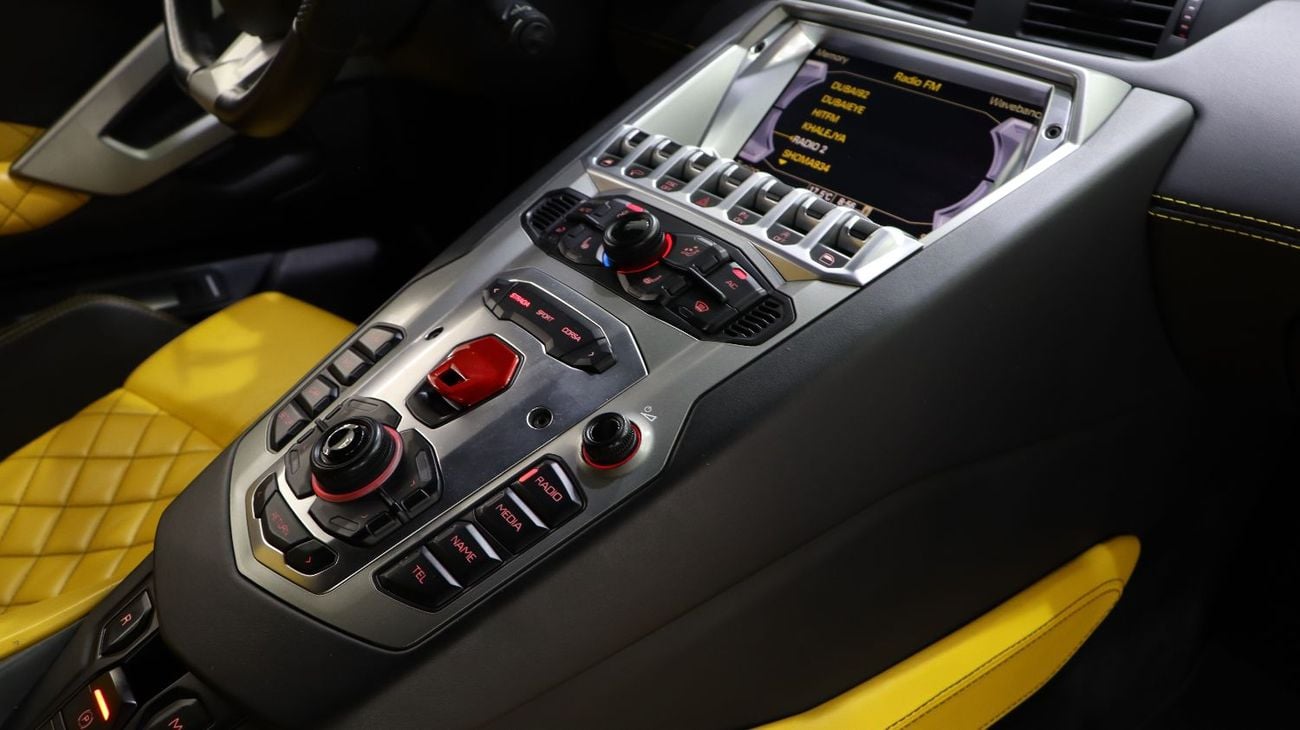 Lamborghini Aventador Lamborghini Avantador 2015 Coupe 6.5L V12 Excellent Condition