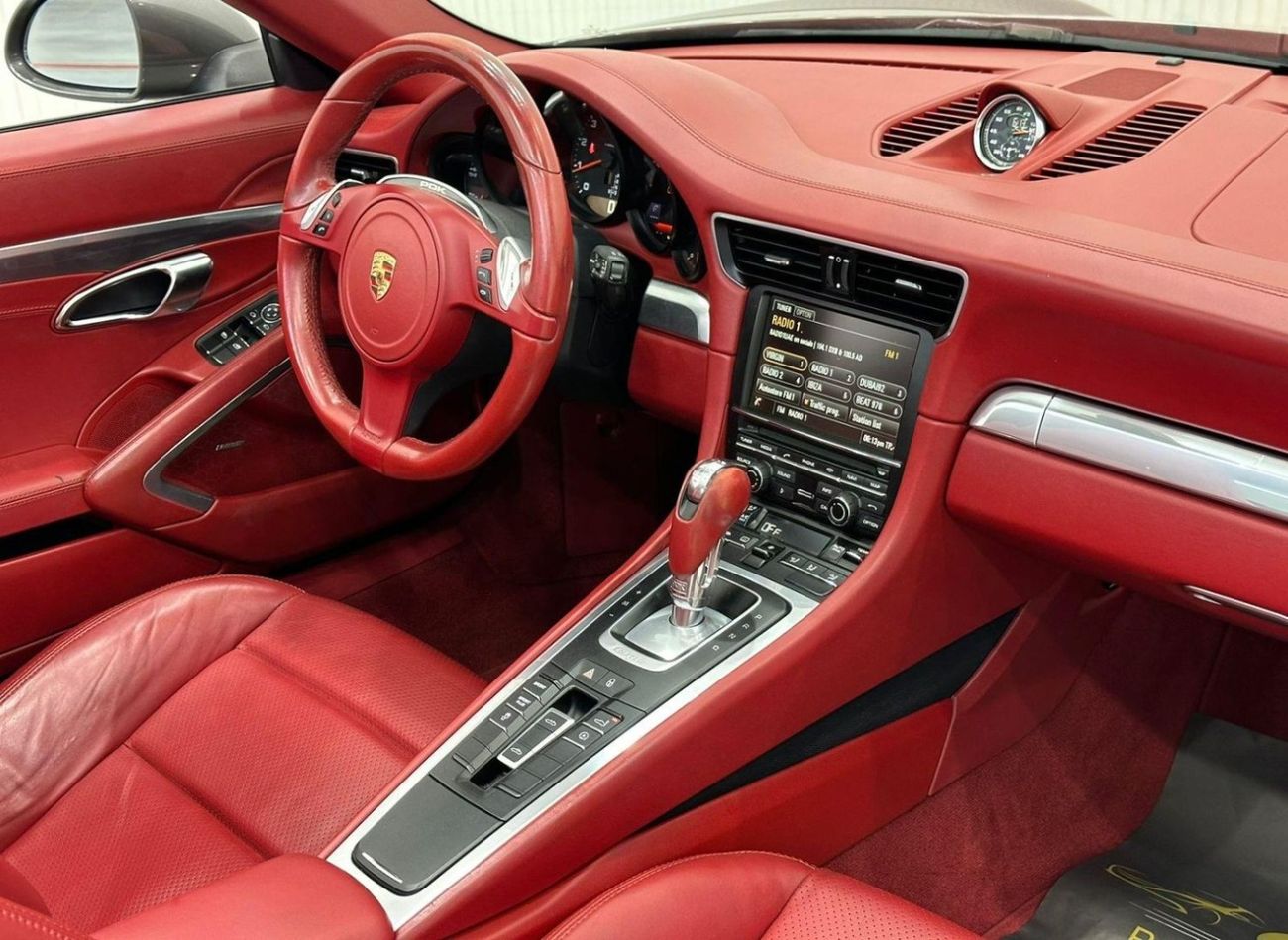 بورش 911 Targa 4 3.4L 2015 Porsche 911 Targa 4, Full Service History, Excellent Condition, GCC