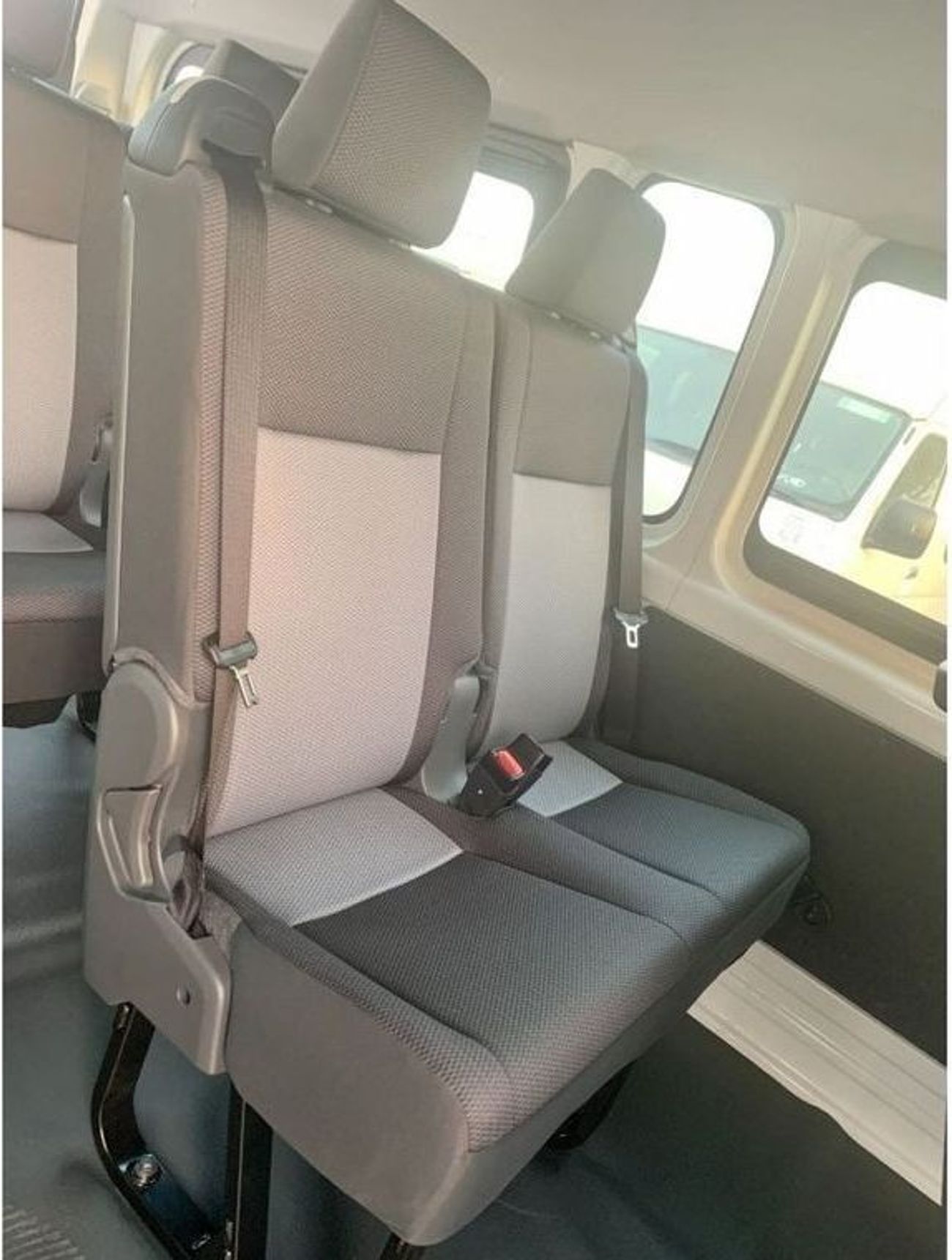 Toyota Hiace COMMUTER HR 2.800cc DSL - 14 SEATER - M/T - 23MY