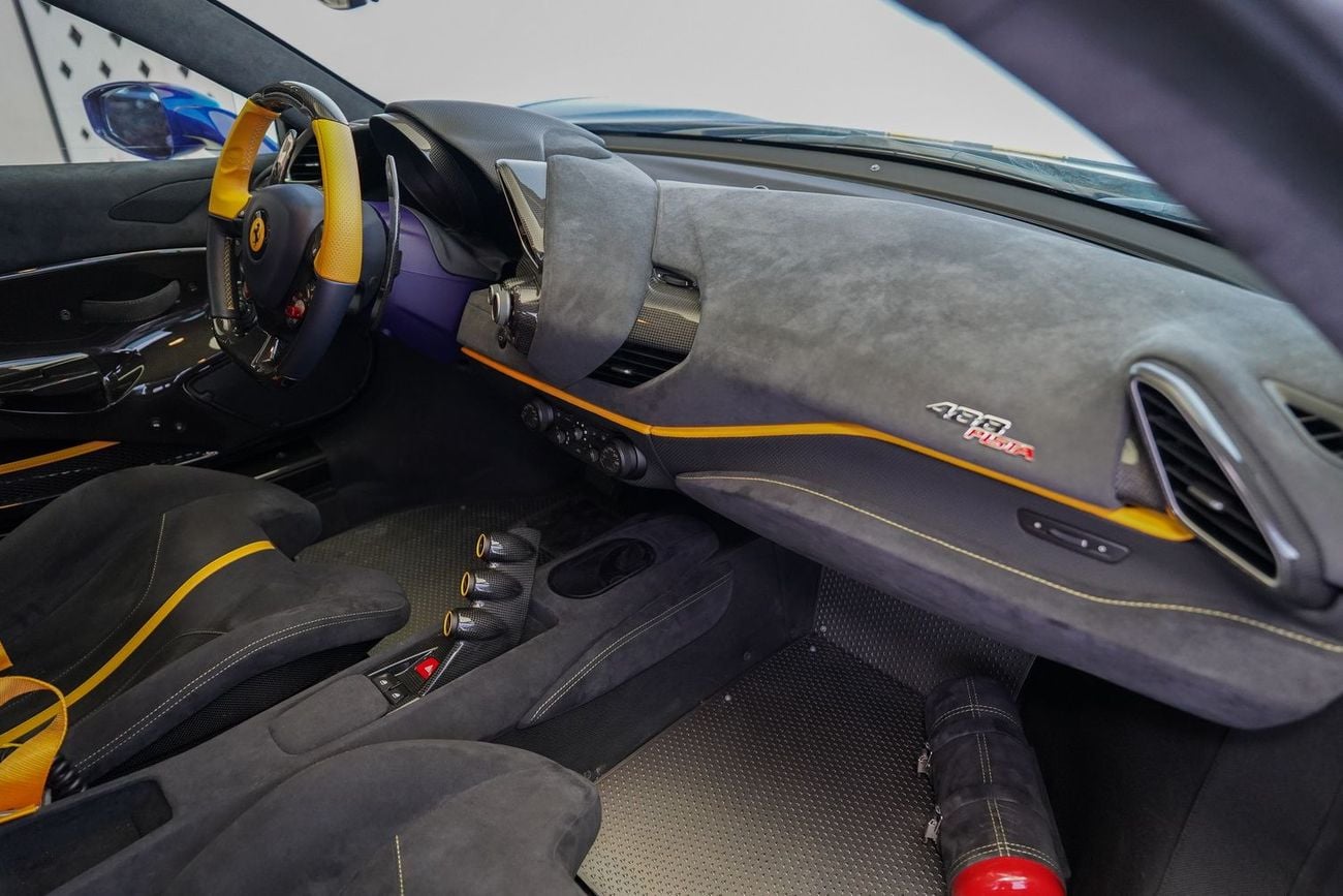 فيراري 488 بيستا