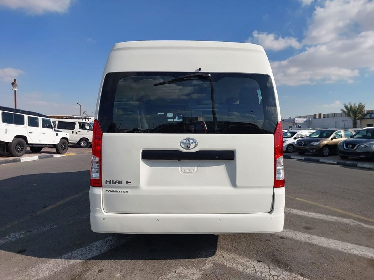 Toyota Hiace TOYOTA HIACE COMMUTER VAN RHD 2020 MODEL 2.8 L DIESEL AUTOMATIC(PM14152)