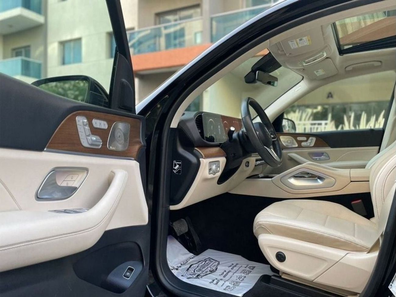 مرسيدس بنز GLE 350 2021 Mercedes Benz GLE Class 350 - 2.0L V4 Turbo - 360* CAM - Full Option 7 Seater - 26,700 Mileage