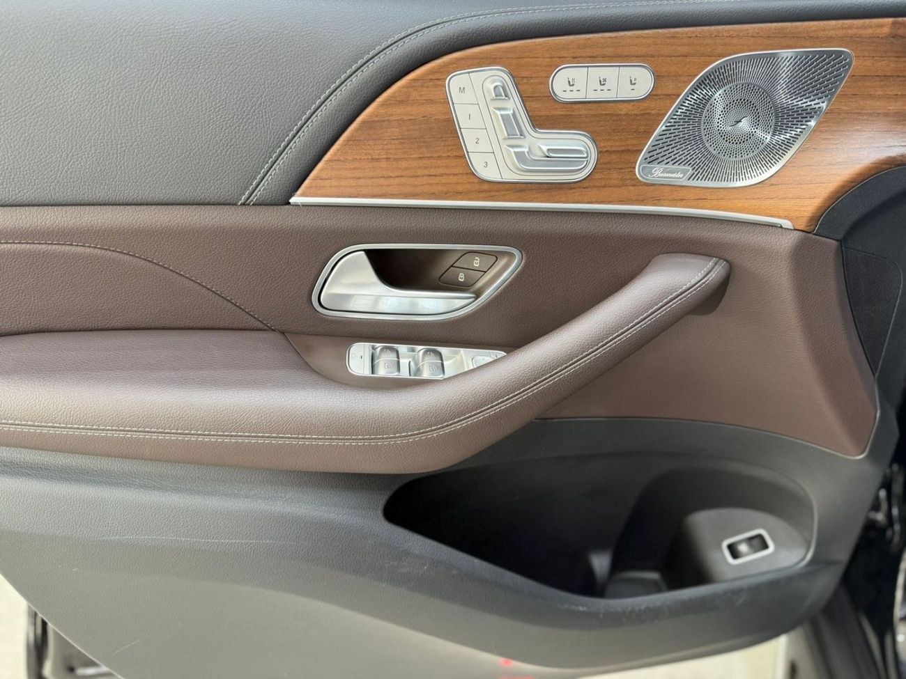 مرسيدس بنز GLS 450 Premium + 3.0L (389 HP)