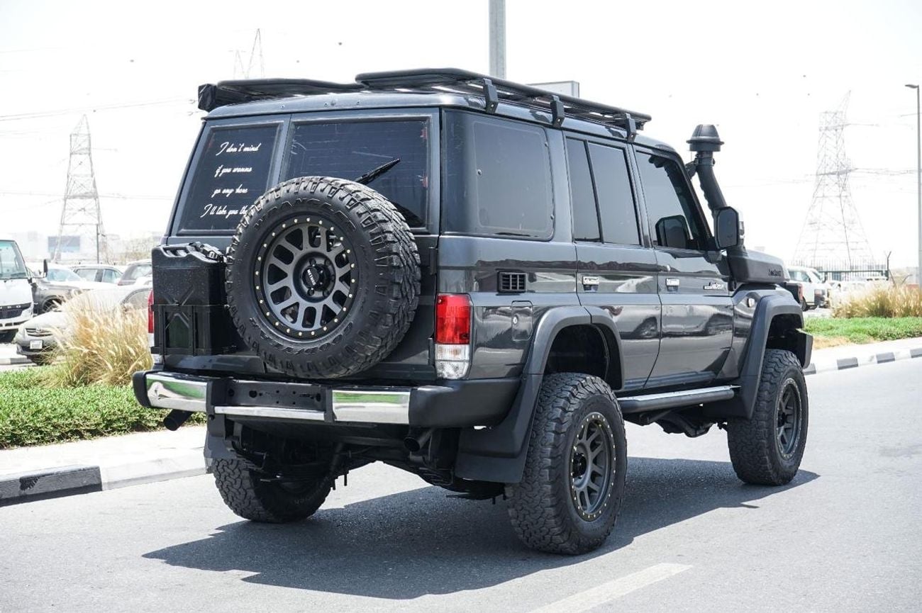 Toyota Land Cruiser 70 Hardtop Diesel RHD DOOR-5