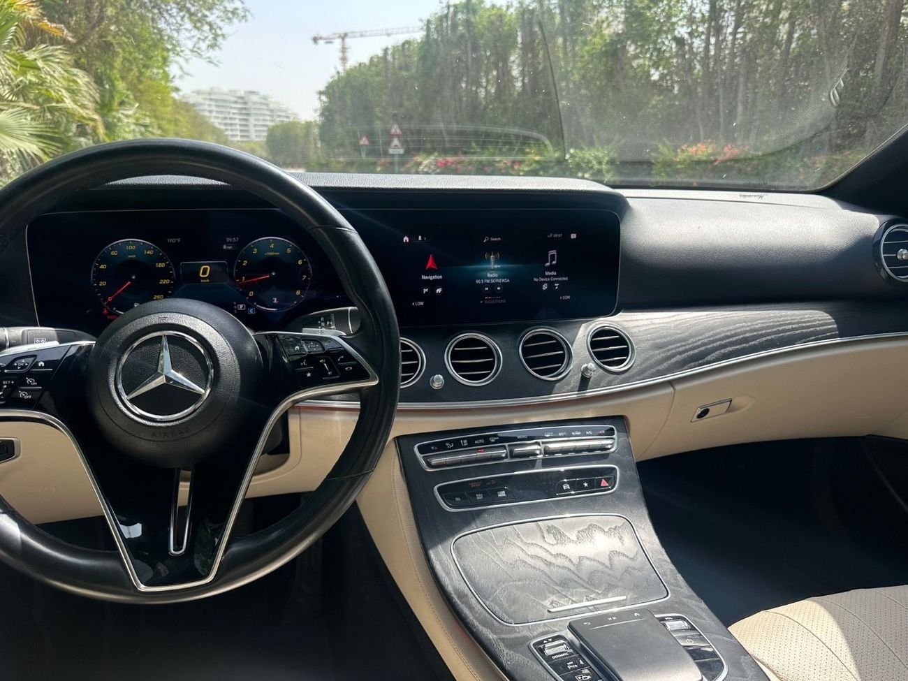 مرسيدس بنز E 350 2022 | E350 4MATIC | Full Option | American Specs | 63,000 km | Excellent Condition