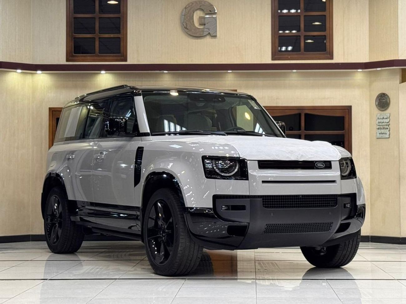 لاند روفر ديفندر  DEFENDER X DAYNAMIC HSE P 400