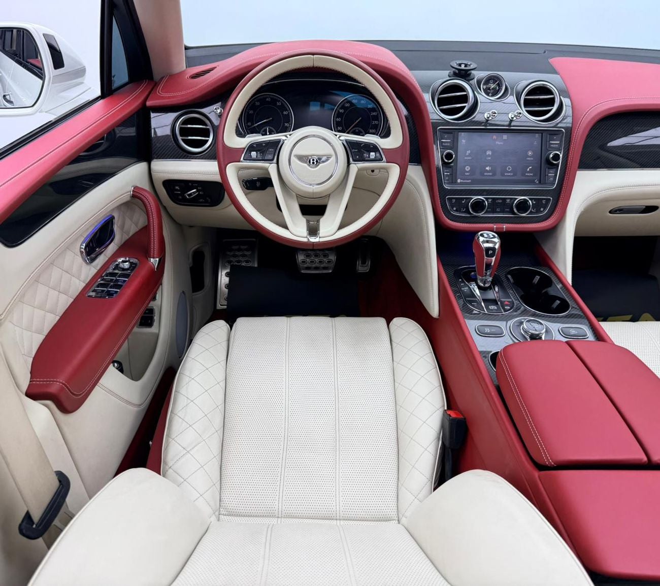Bentley Bentayga STD 2019 Bentley Bentayga V8, 1 Year Warranty, Full Service History, Carbon Fibre Package, Japanese