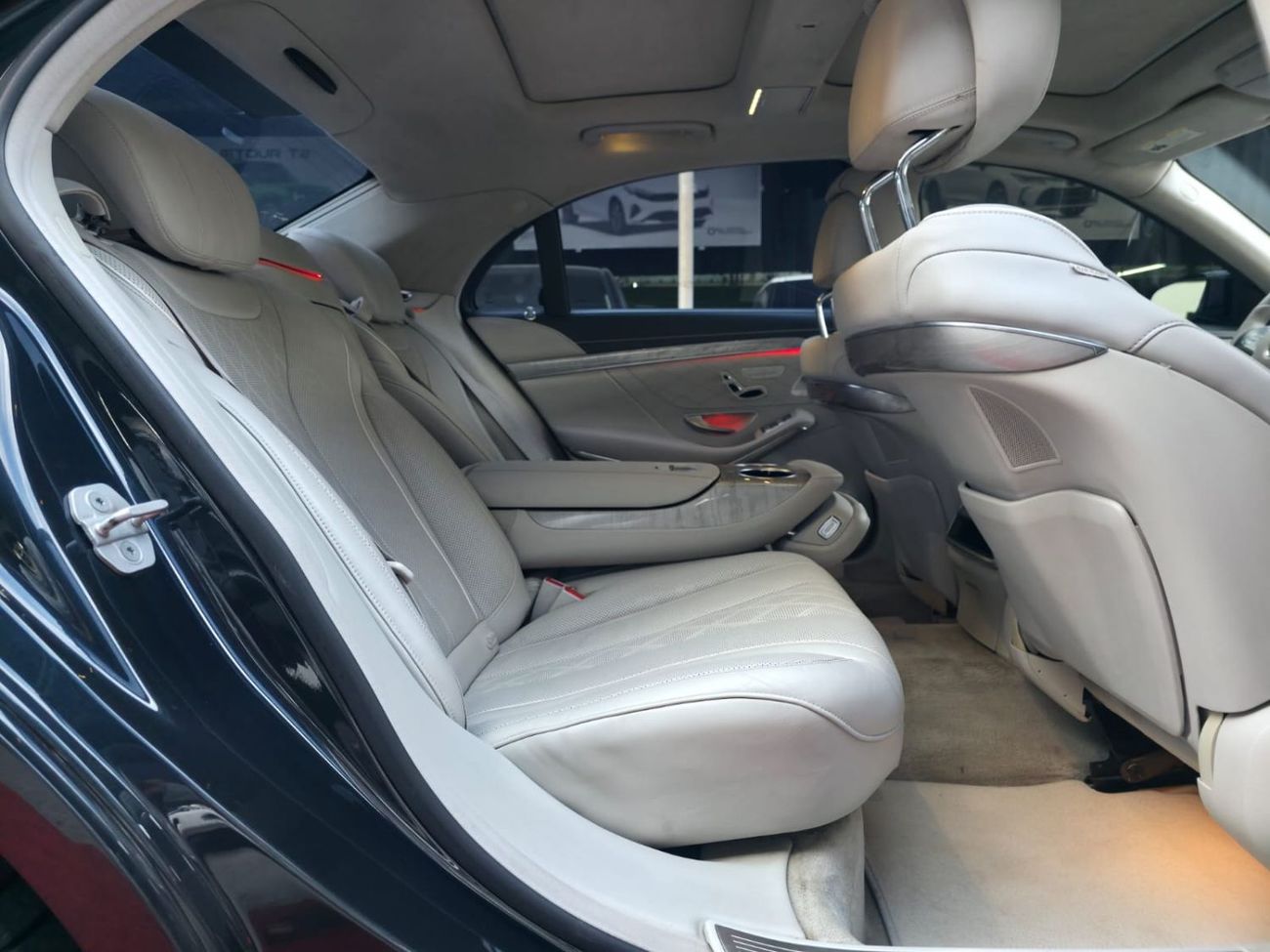 مرسيدس بنز S 550