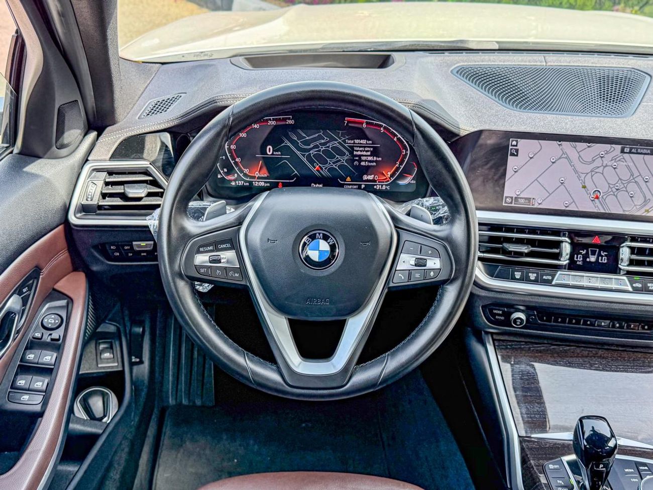 بي أم دبليو 330i Exclusive 2.0L (255 HP)