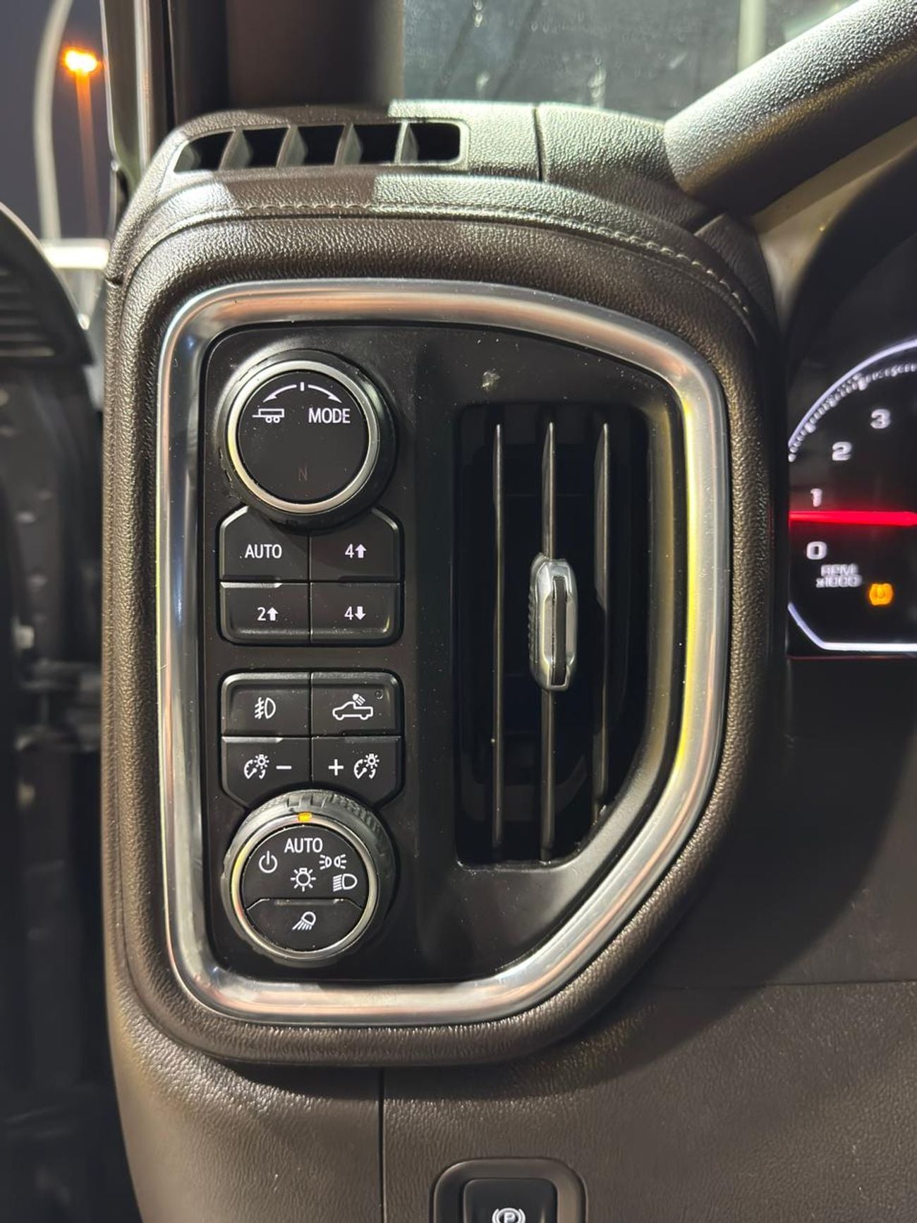 Chevrolet Silverado CHEVROLET SILVERADO SHAHEEN (GCC)