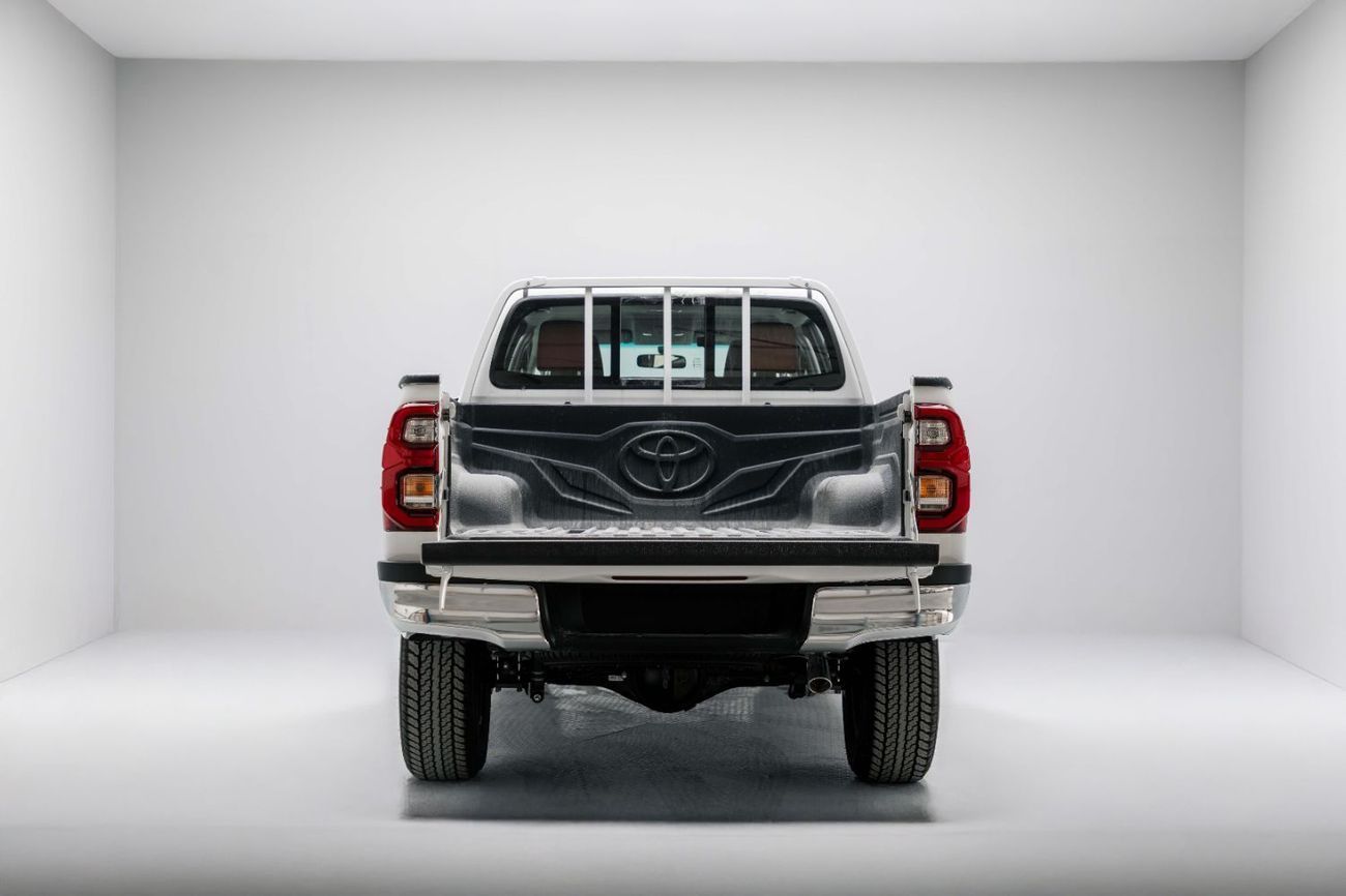 Toyota Hilux Double Cab 2.7L - Super White Inside Red | Export Only