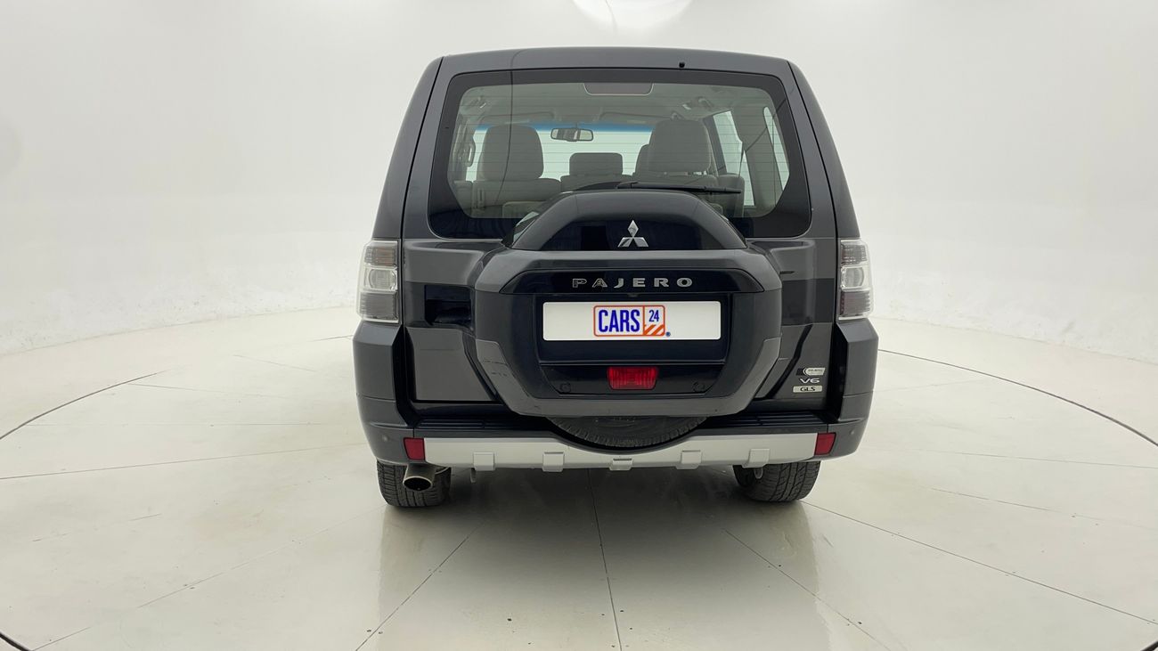 ميتسوبيشي باجيرو GLS LOW LINE 3.5 | بدون دفعة مقدمة | اختبار قيادة مجاني للمنزل