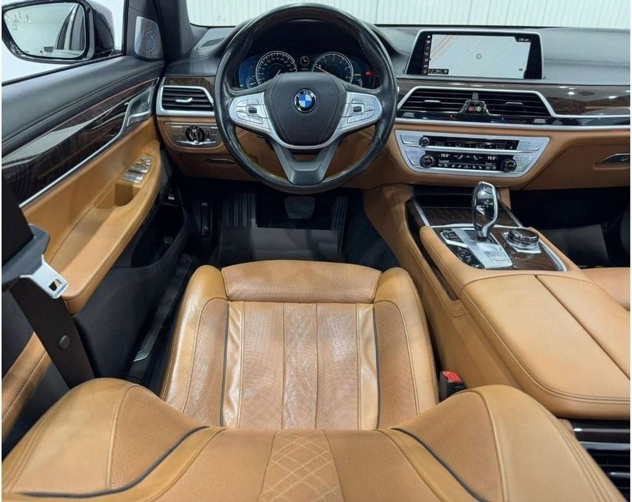 BMW 750Li xDrive (450 HP) 2017 BMW 750Li xDrive, Sep 2025 BMW Service Pack, Fully Loaded, GCC
