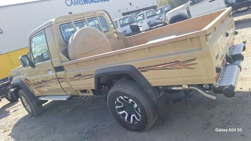 Toyota Land Cruiser Pick Up TOYOTA LAND CRUISER LC79 SC FULL OPTION AT